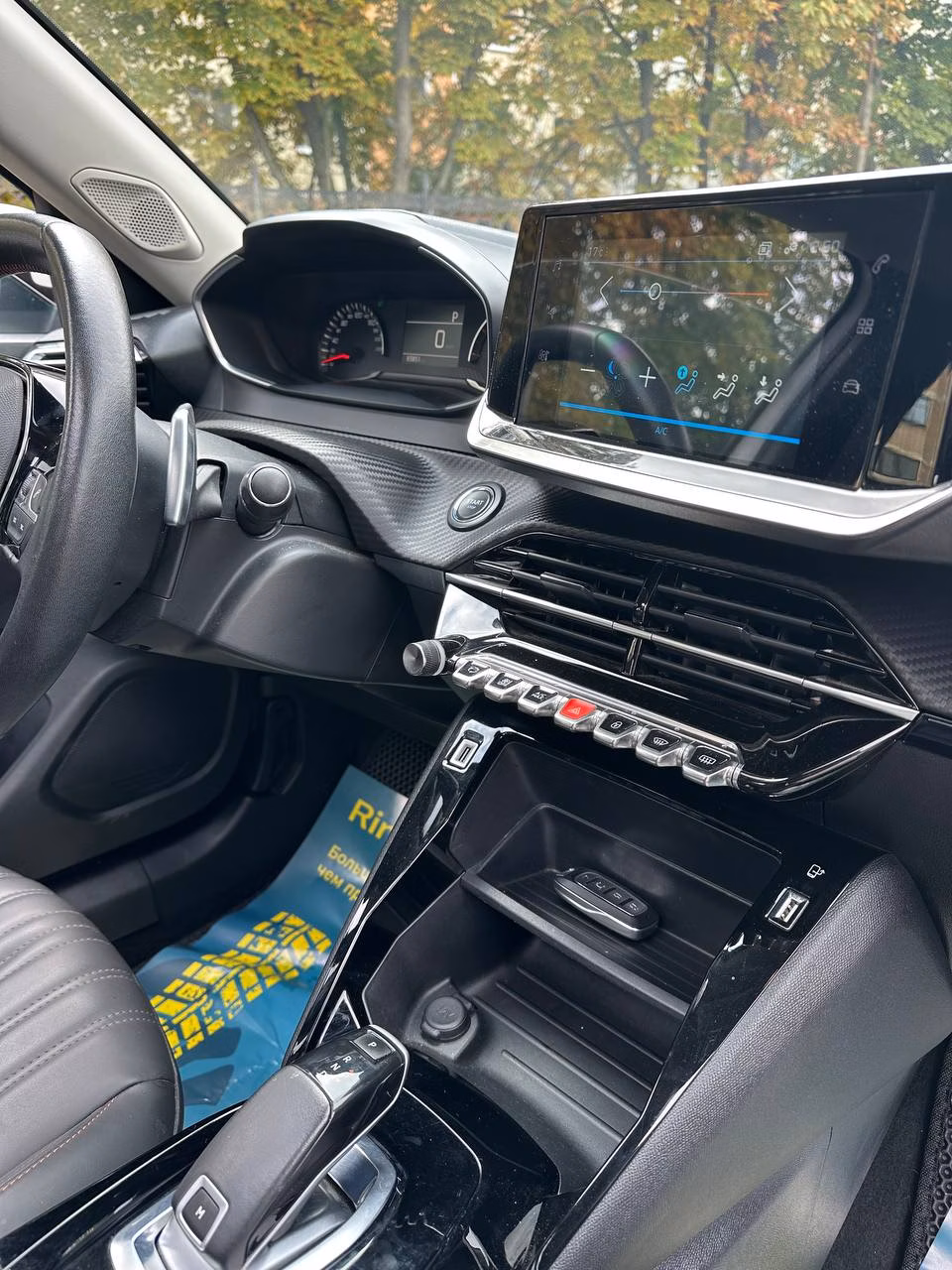 Peugeot 2008 фото 12