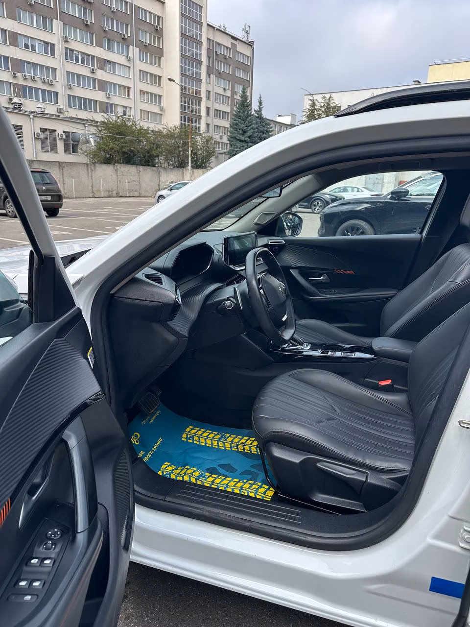 Peugeot 2008 фото 17