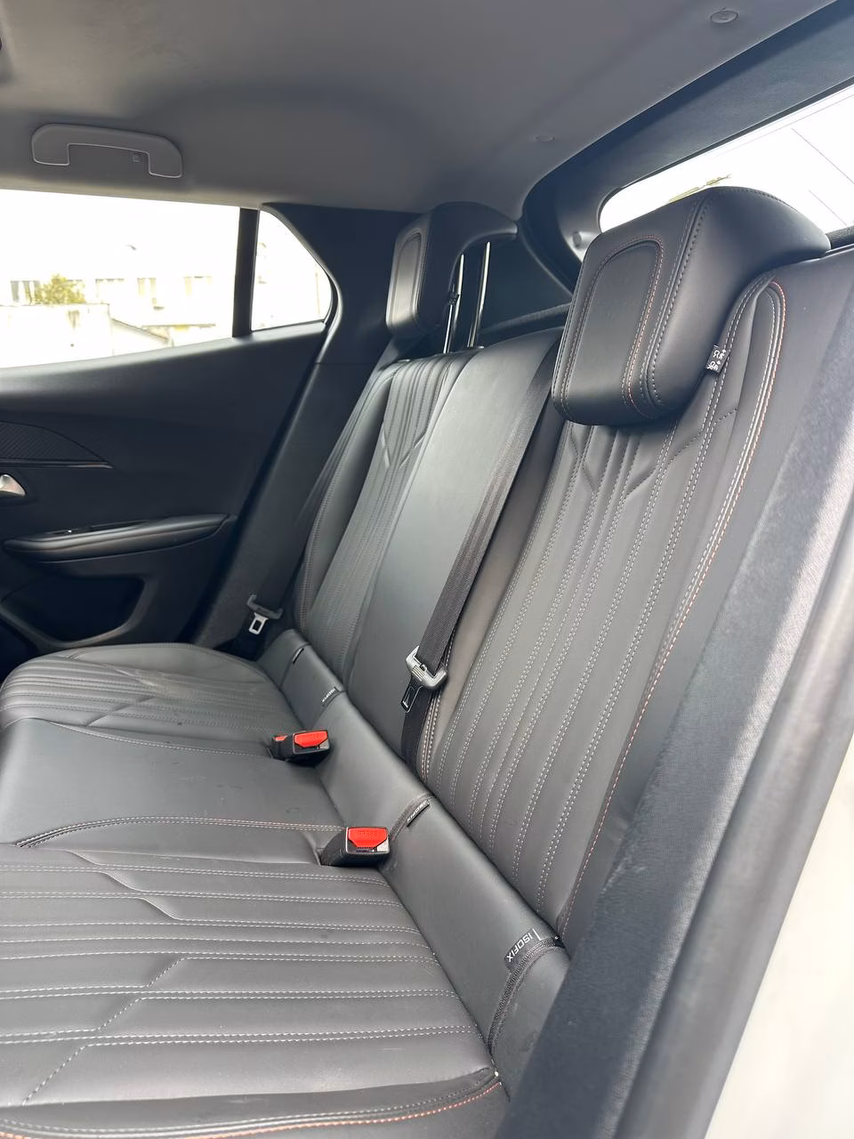 Peugeot 2008 фото 18