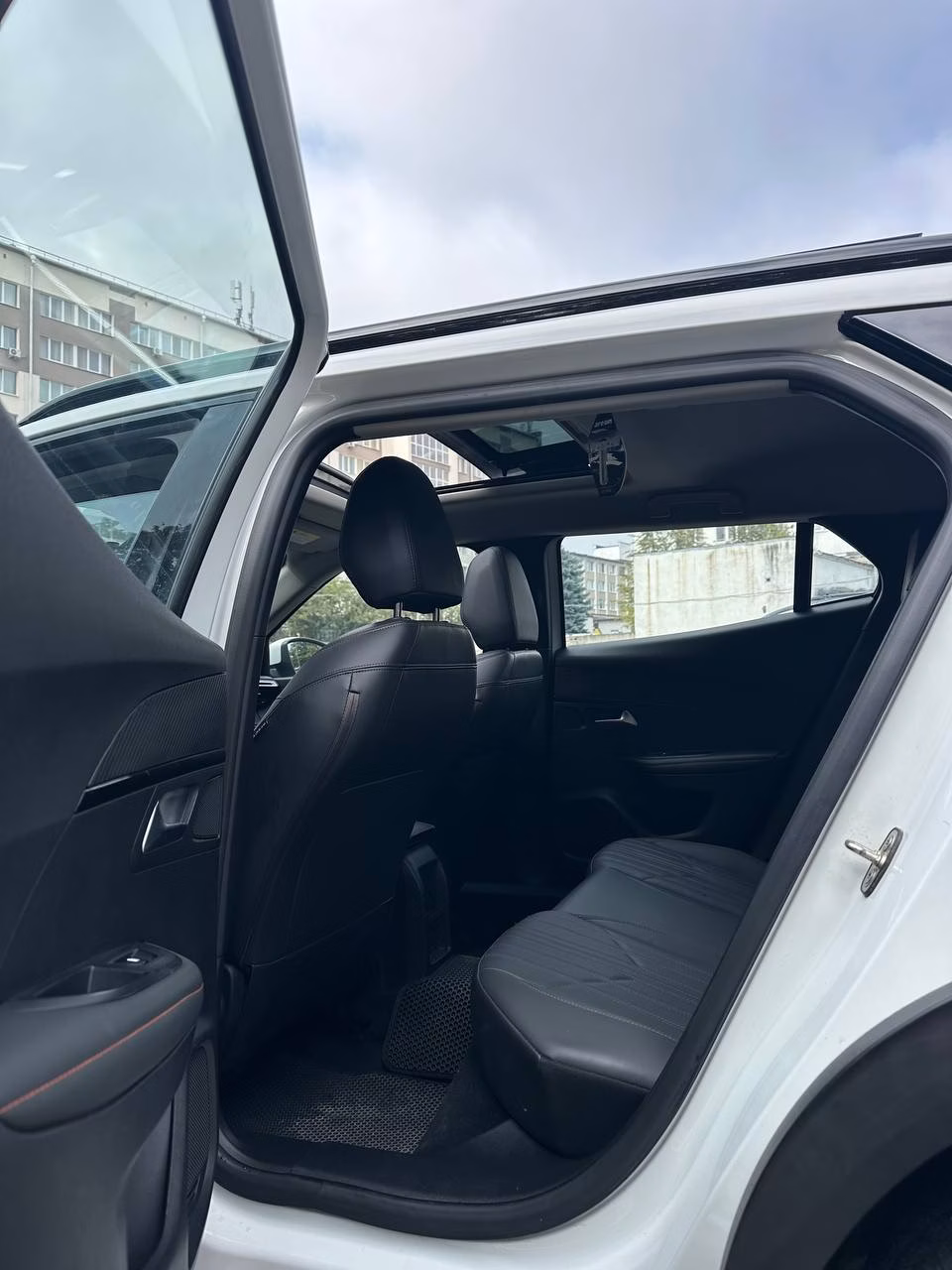 Peugeot 2008 фото 20