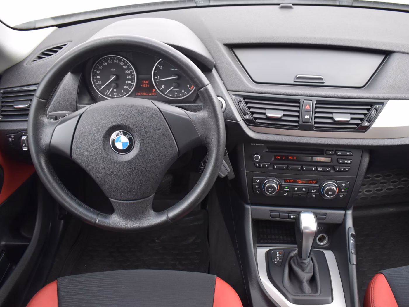 BMW X1 фото 9