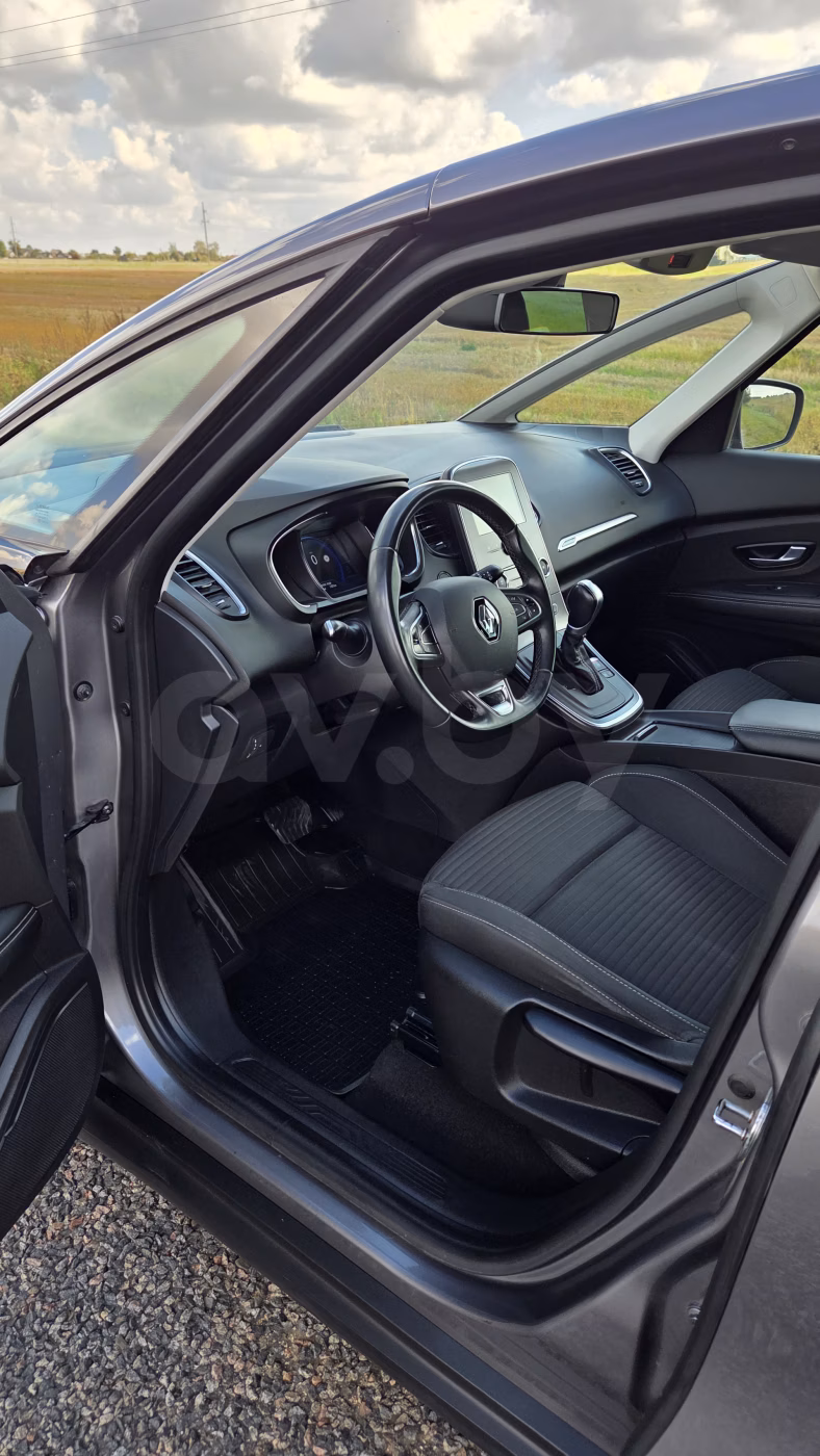 Renault Grand Scenic фото 12