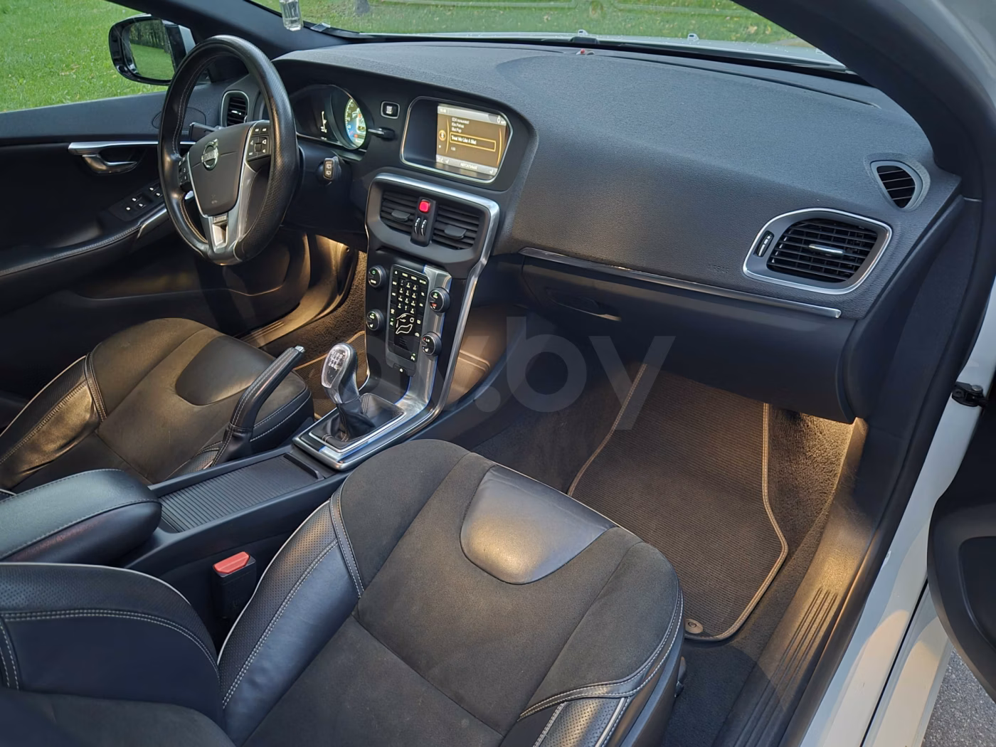 Volvo V40 фото 7