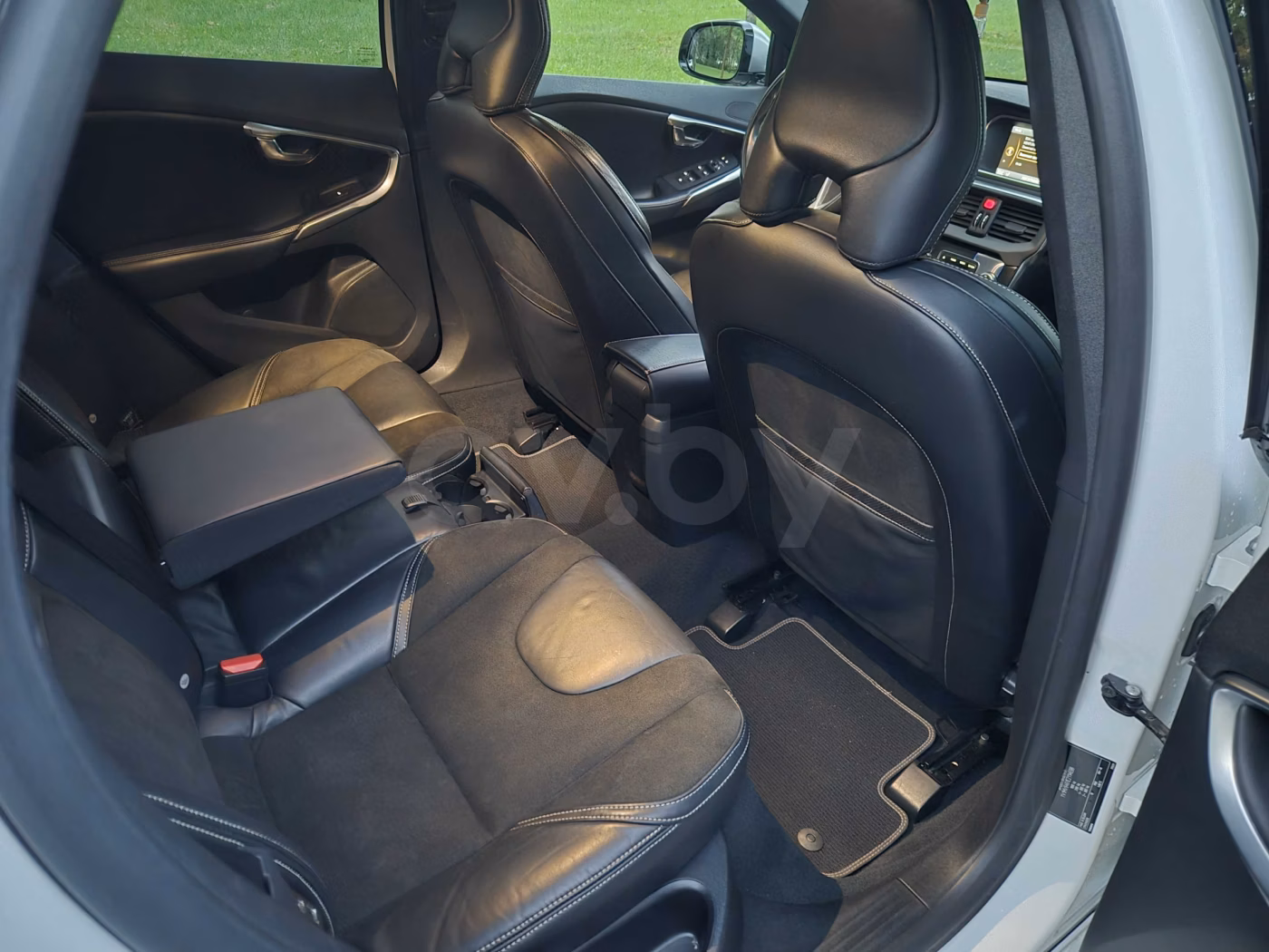 Volvo V40 фото 9