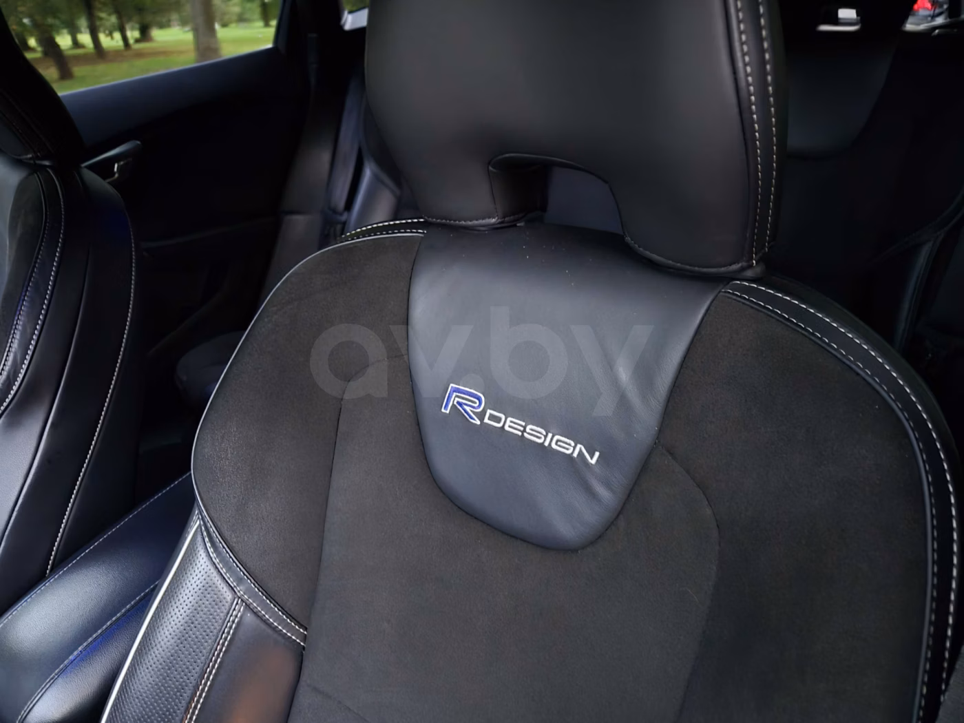 Volvo V40 фото 13