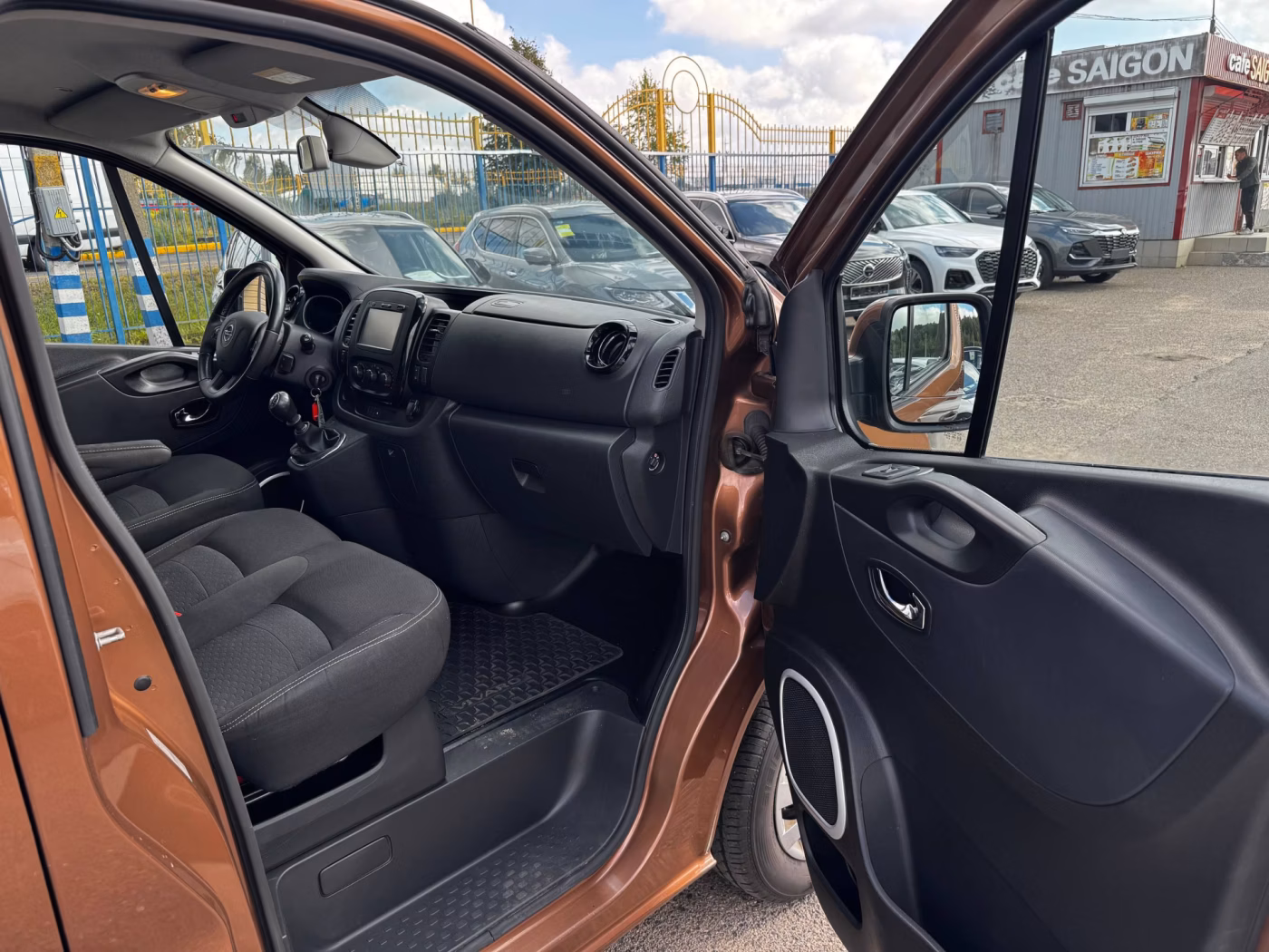 Opel Vivaro фото 15