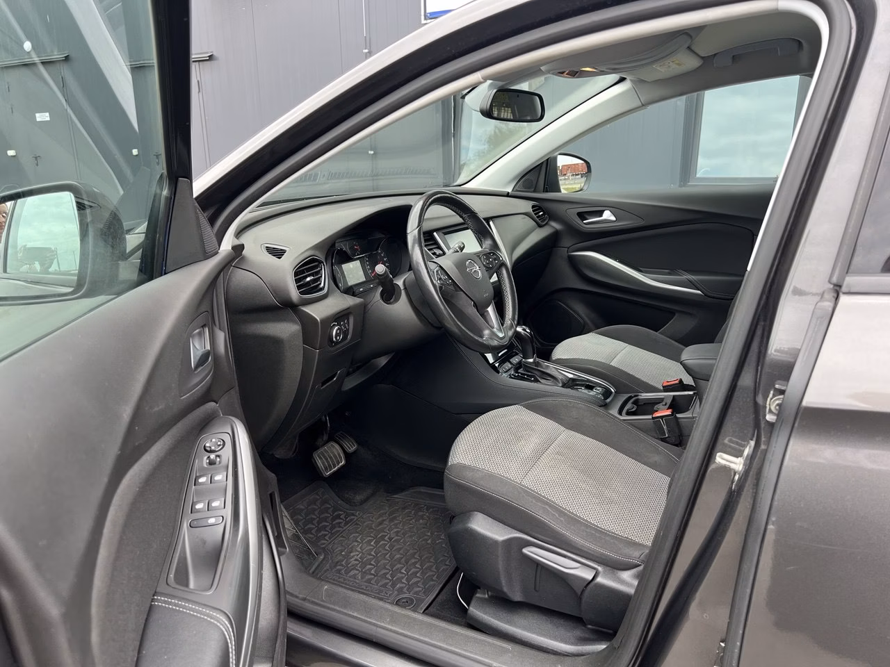 Opel Grandland X фото 10