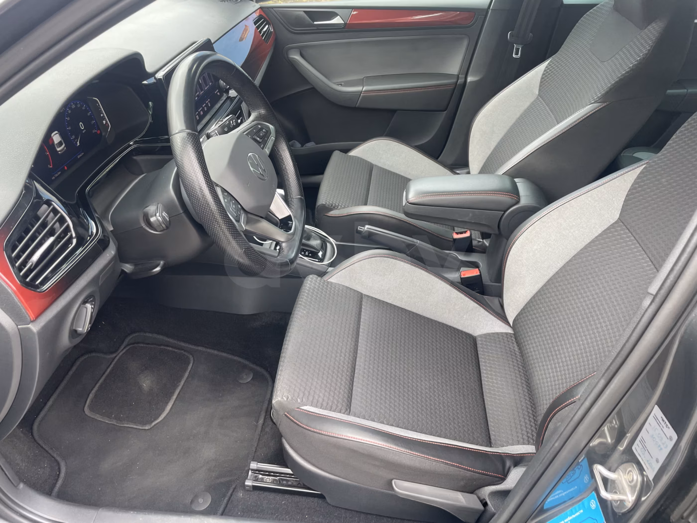 Volkswagen Polo Sedan фото 8