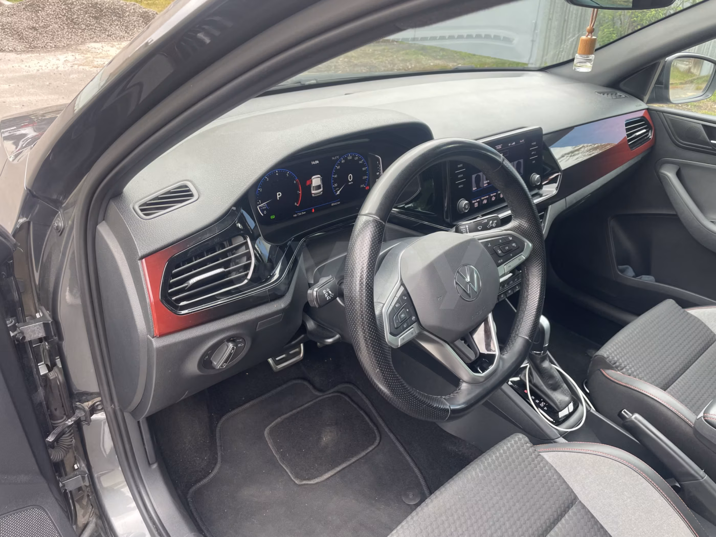 Volkswagen Polo Sedan фото 9