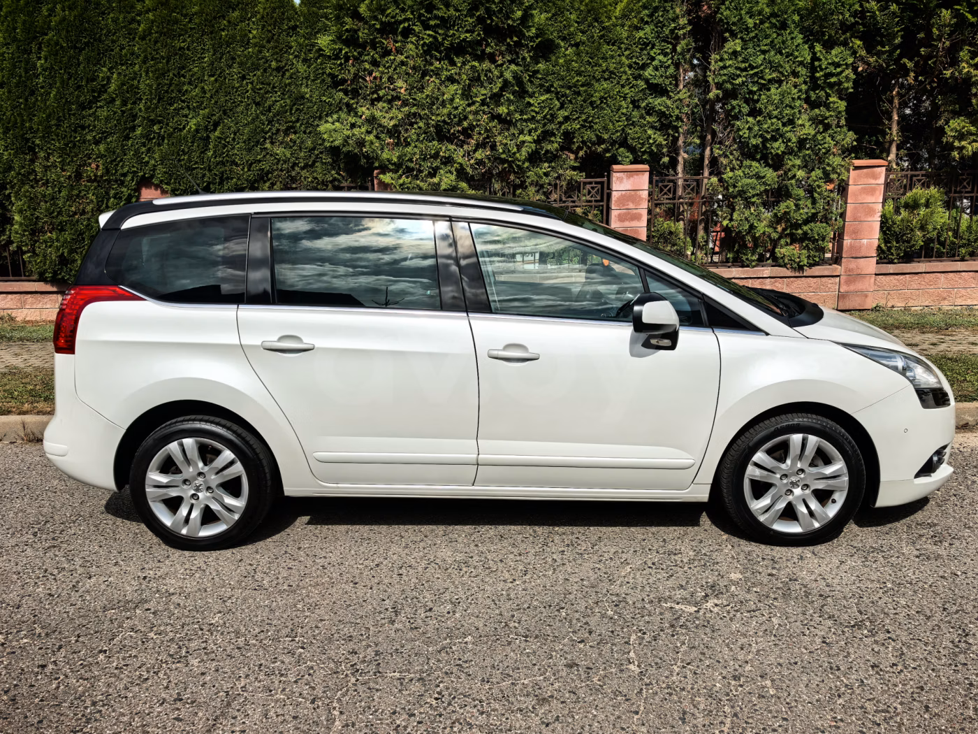 Peugeot 5008 фото 7