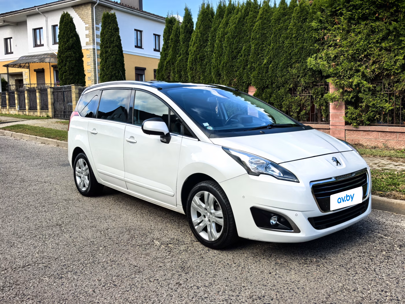 Peugeot 5008 фото 8