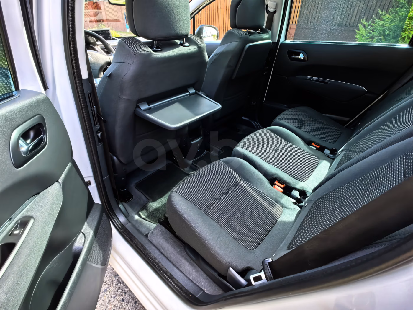 Peugeot 5008 фото 12
