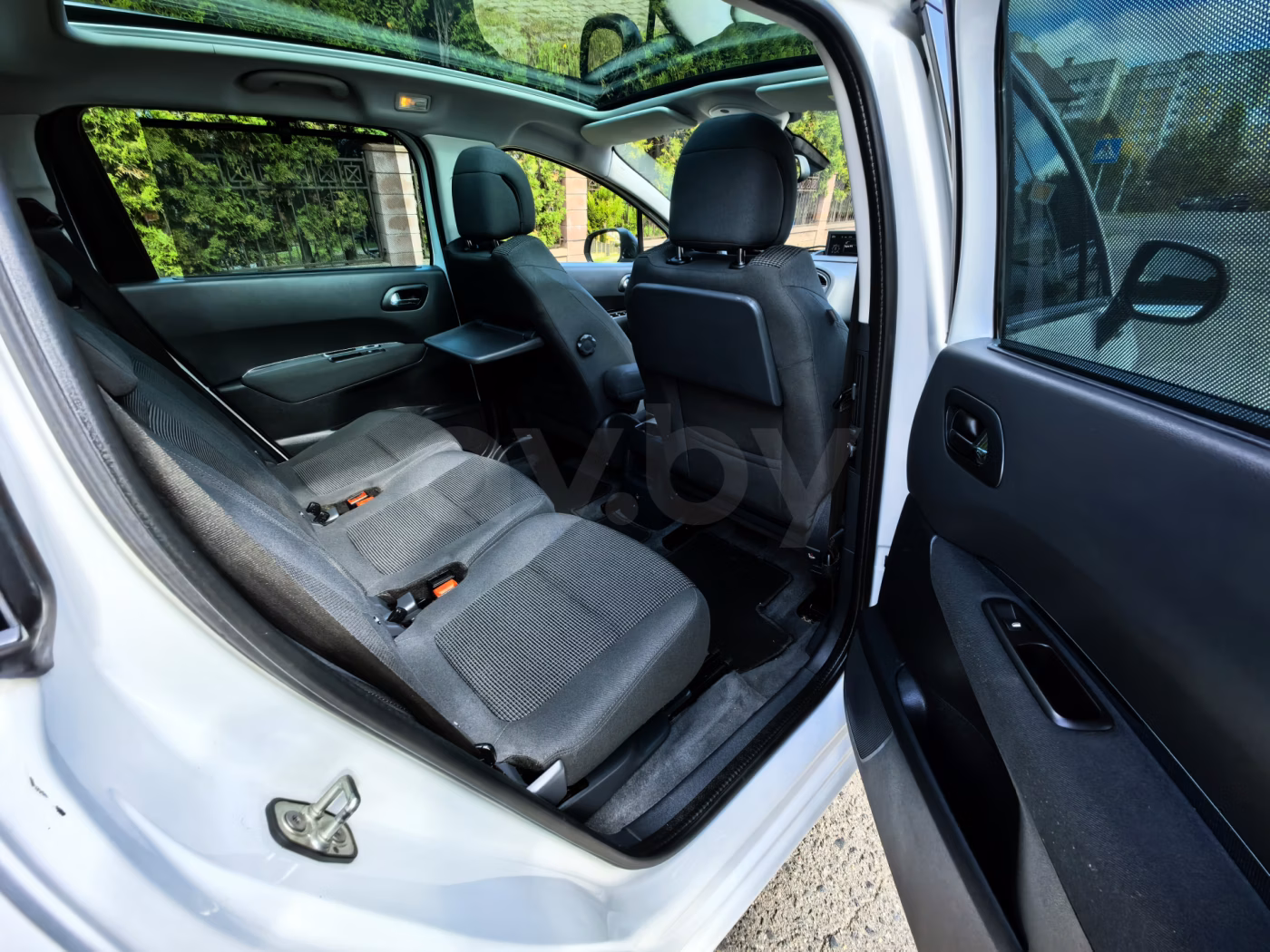 Peugeot 5008 фото 15