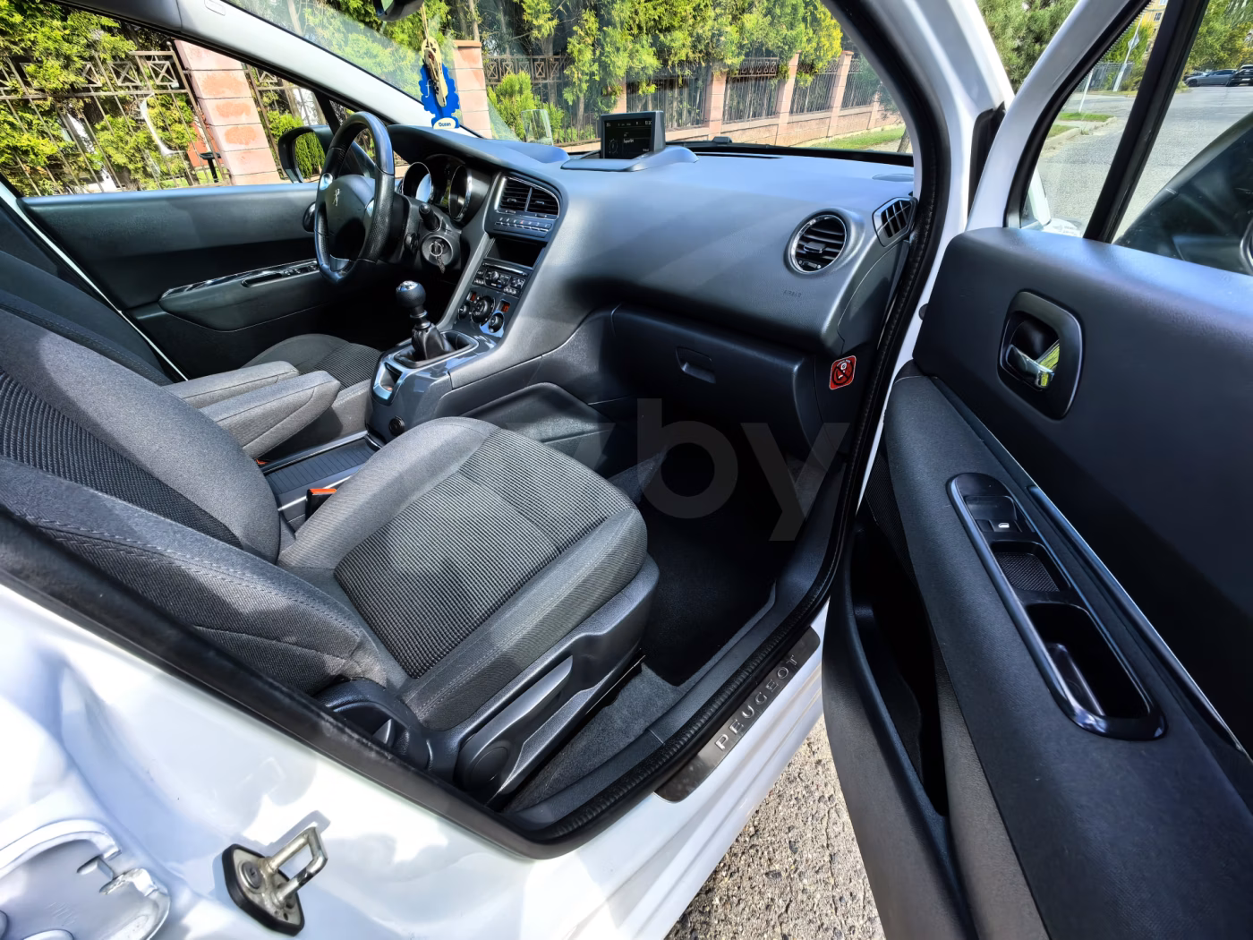 Peugeot 5008 фото 16
