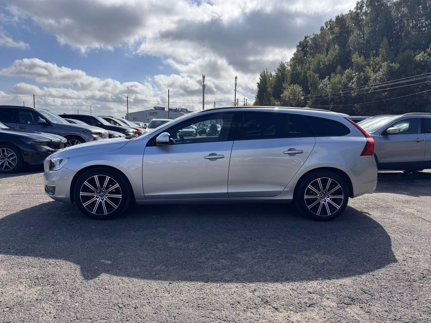 Volvo V60 фото 8