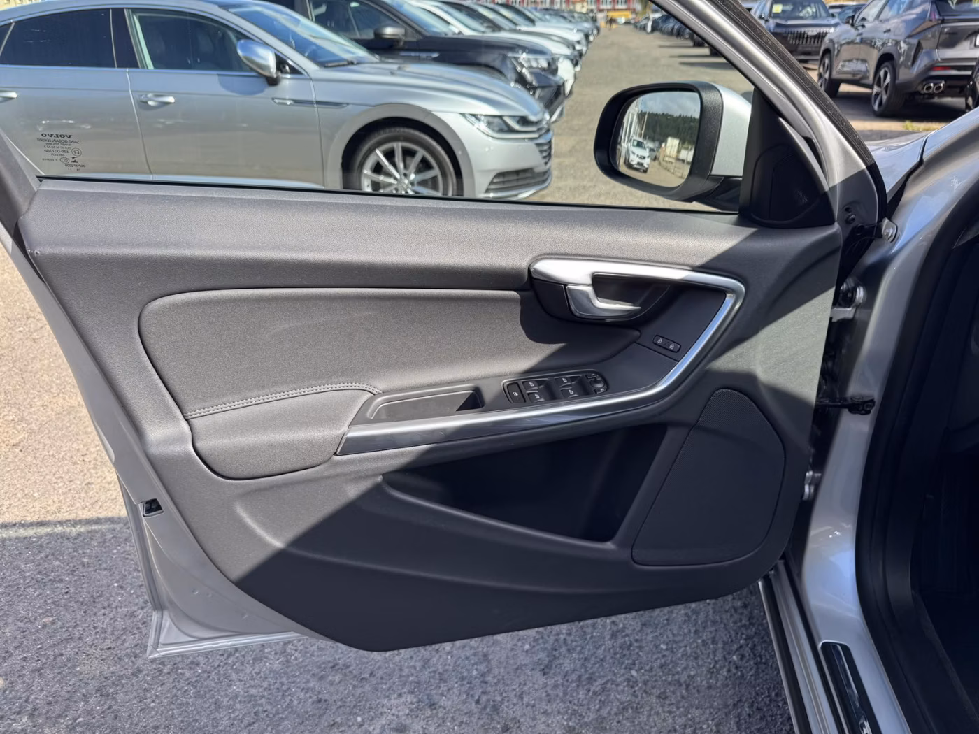Volvo V60 фото 14