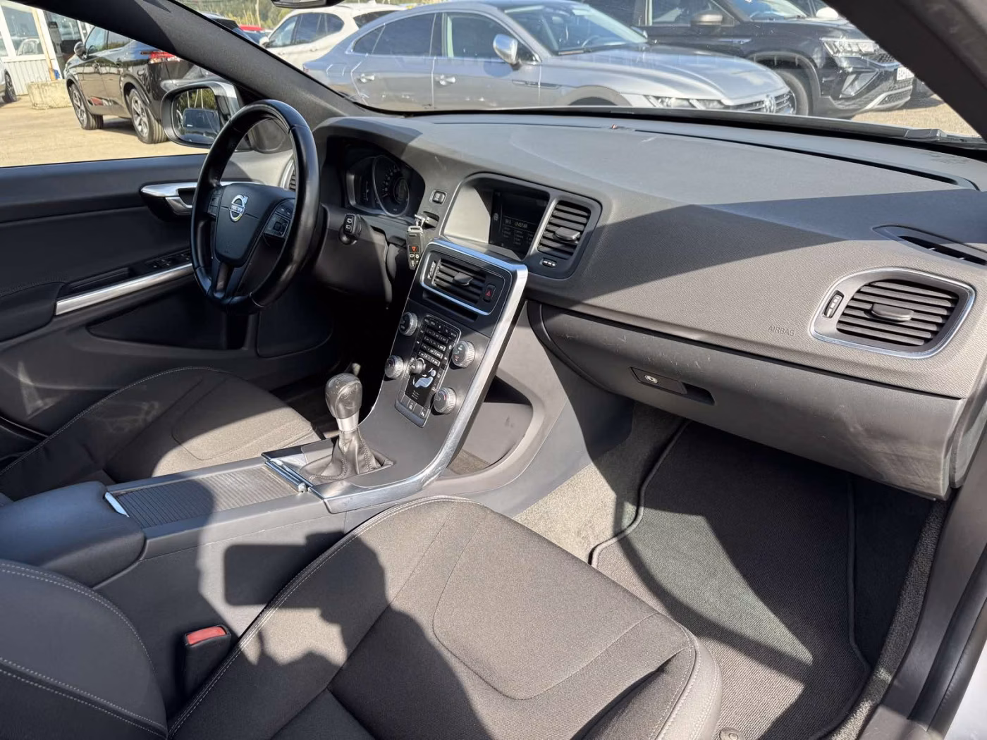 Volvo V60 фото 17