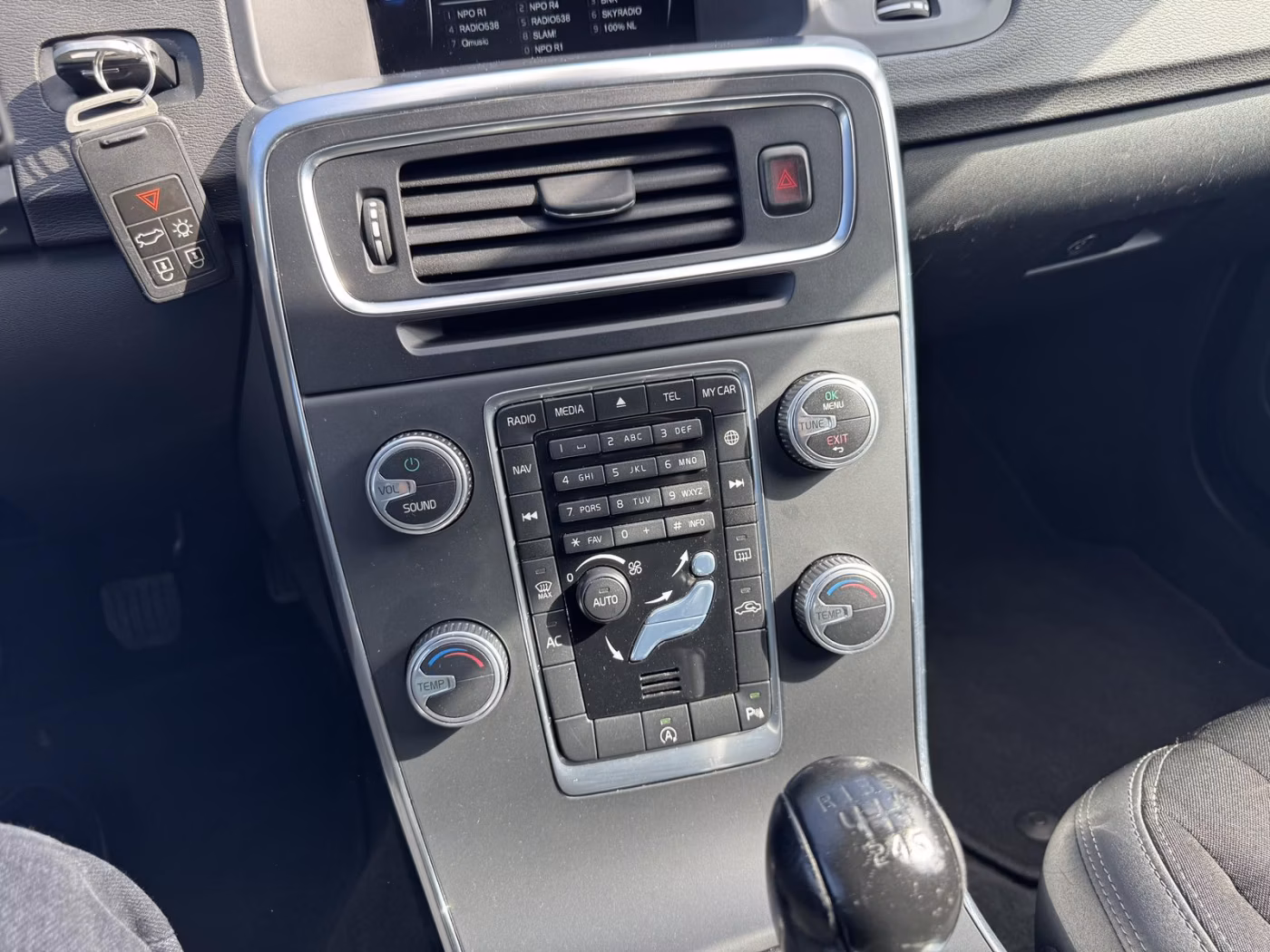 Volvo V60 фото 19