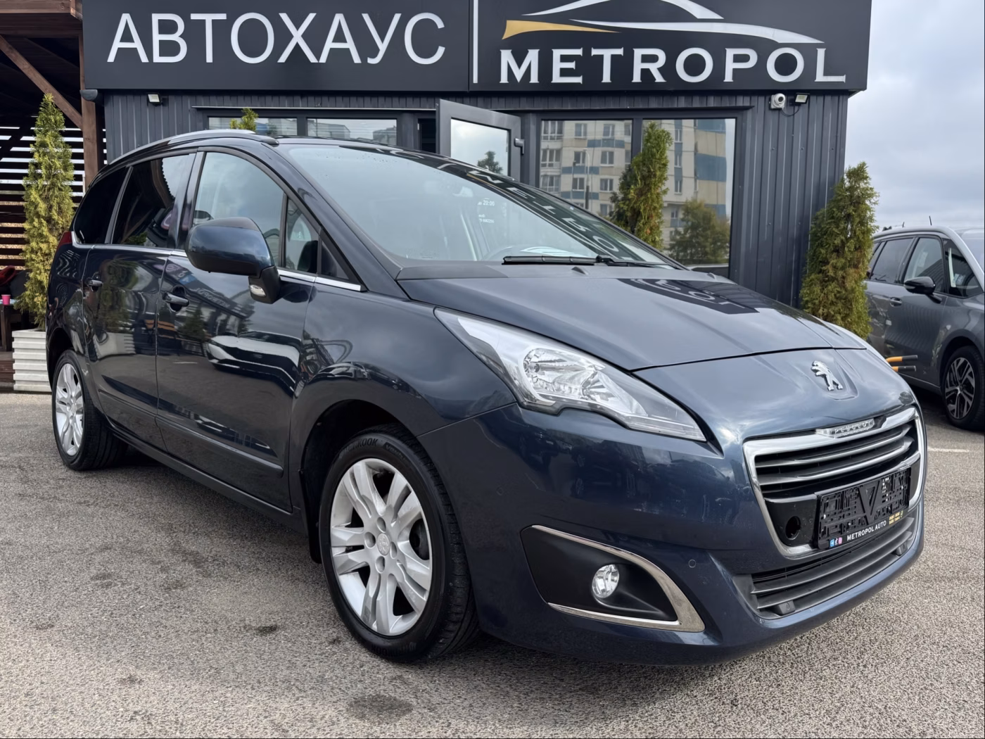 Peugeot 5008 фото 2