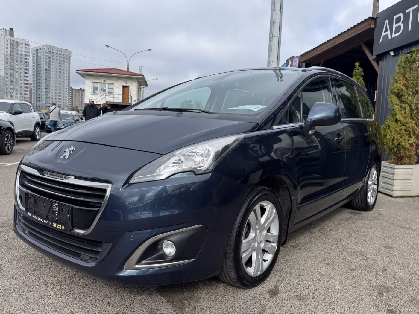 Peugeot 5008 фото 3