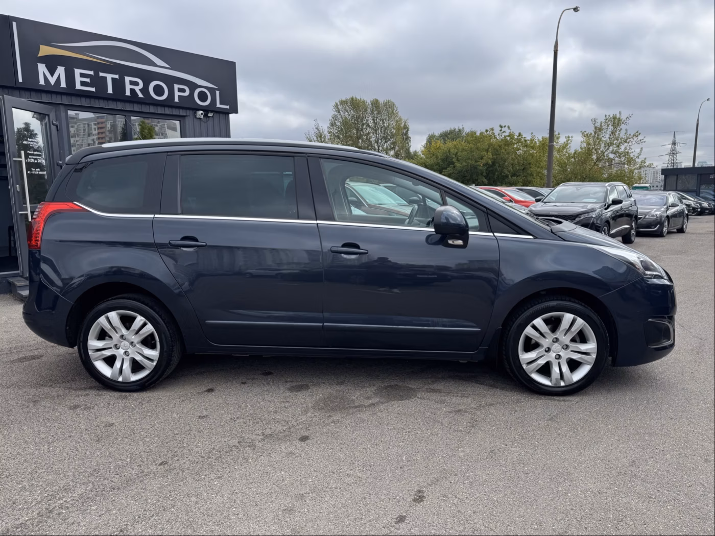 Peugeot 5008 фото 8