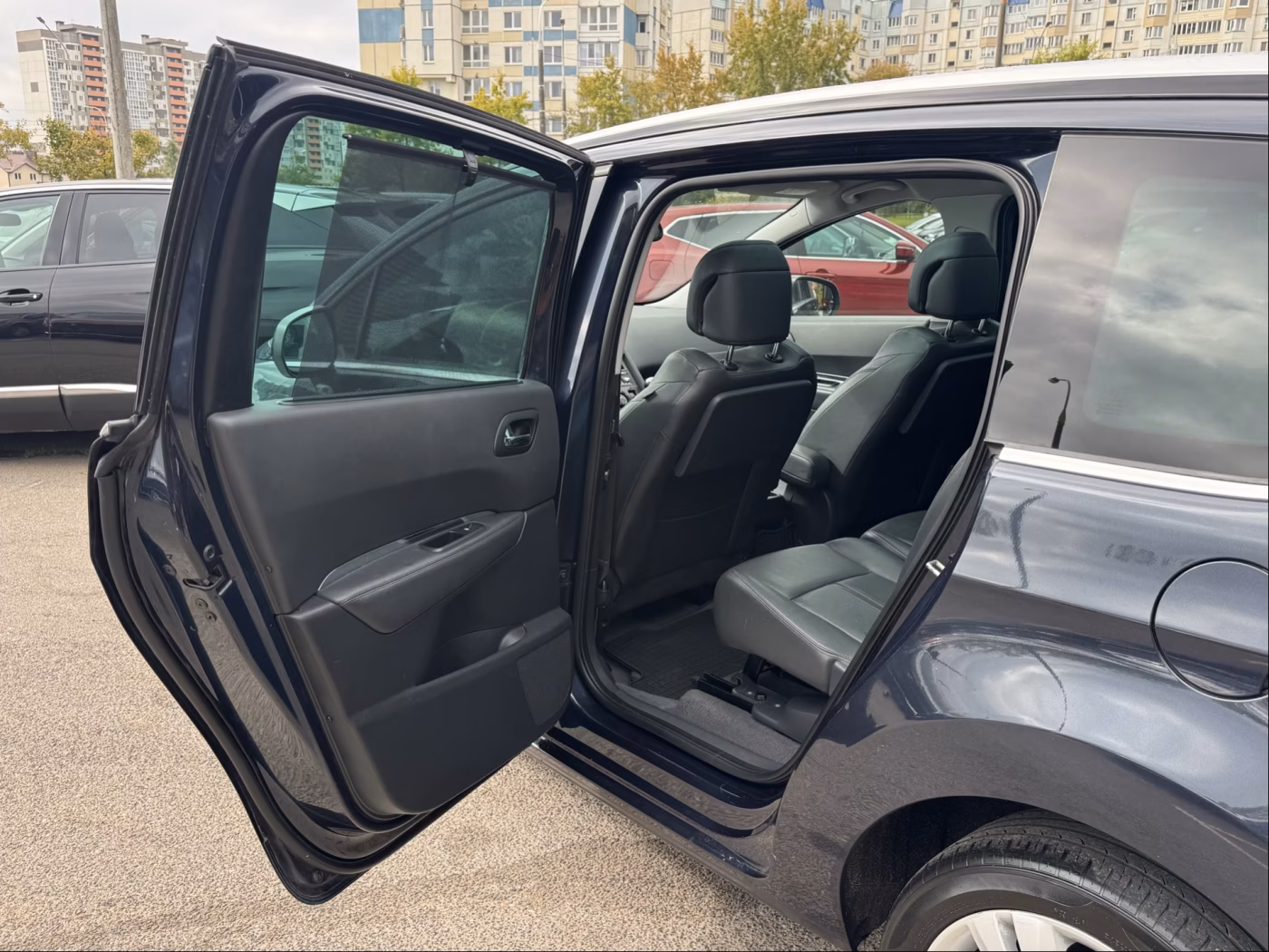 Peugeot 5008 фото 11