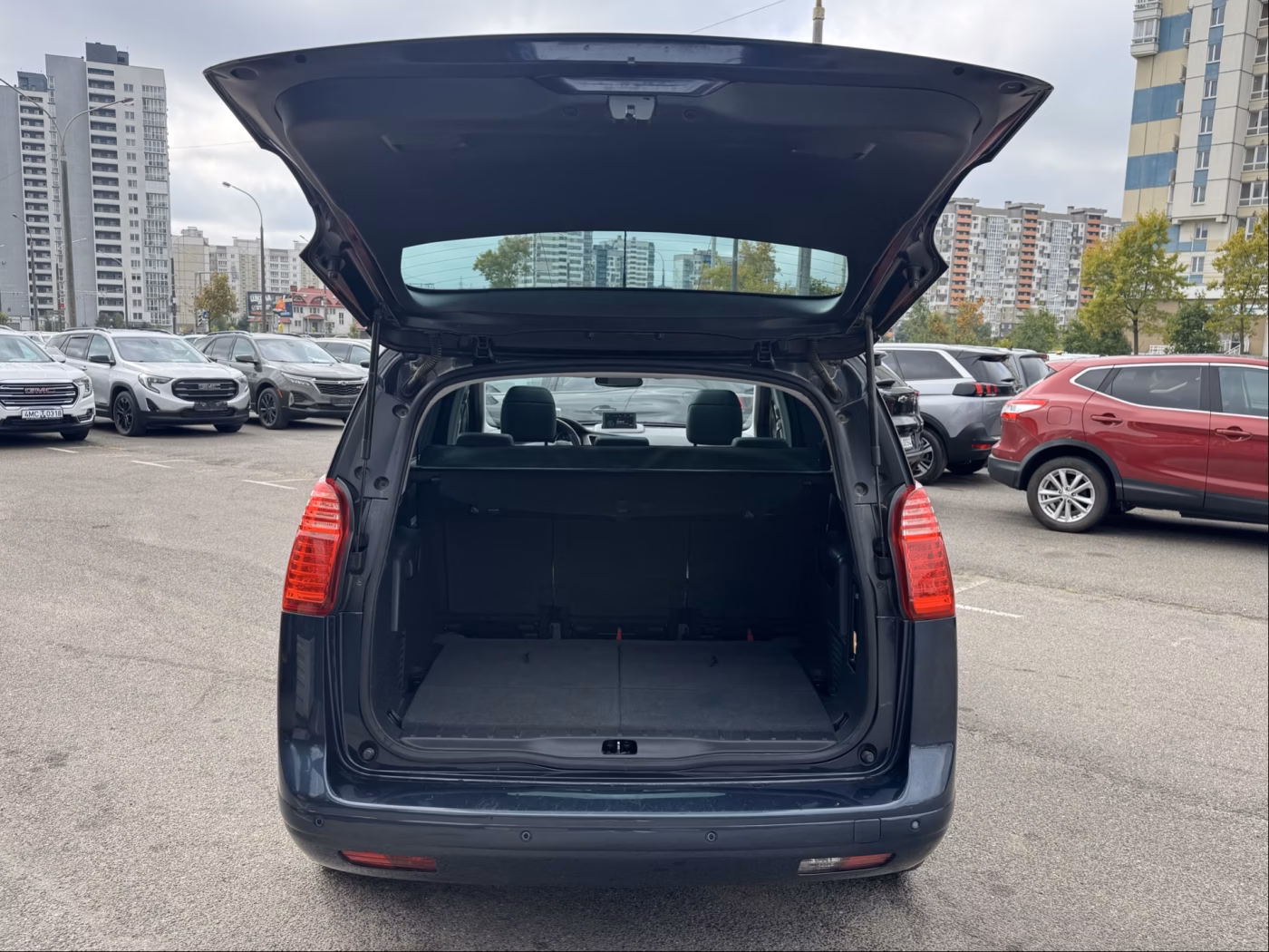 Peugeot 5008 фото 13
