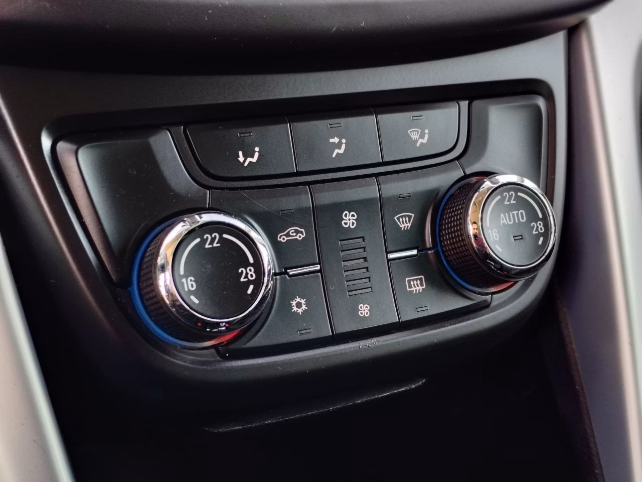 Opel Zafira фото 11