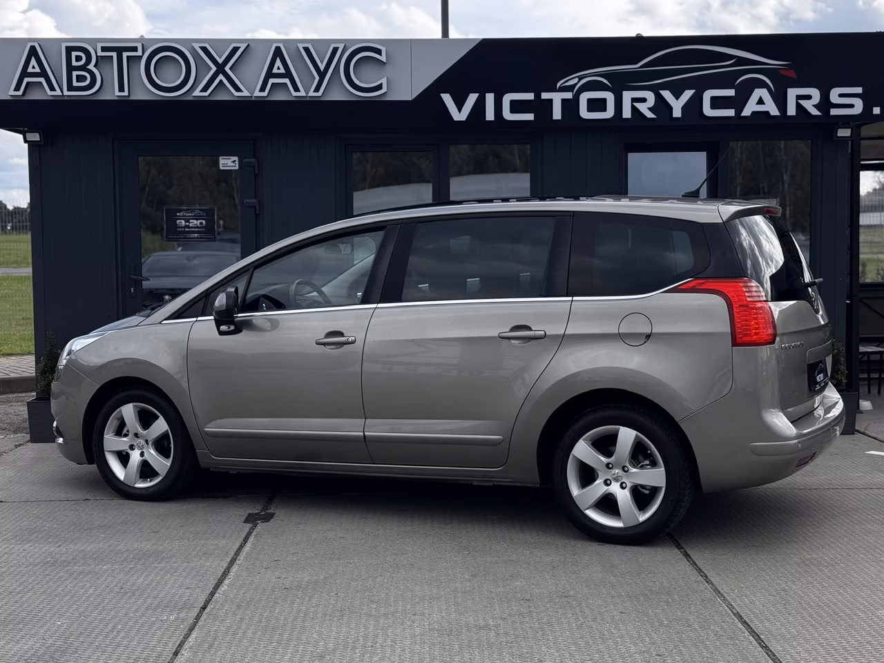 Peugeot 5008 фото 2