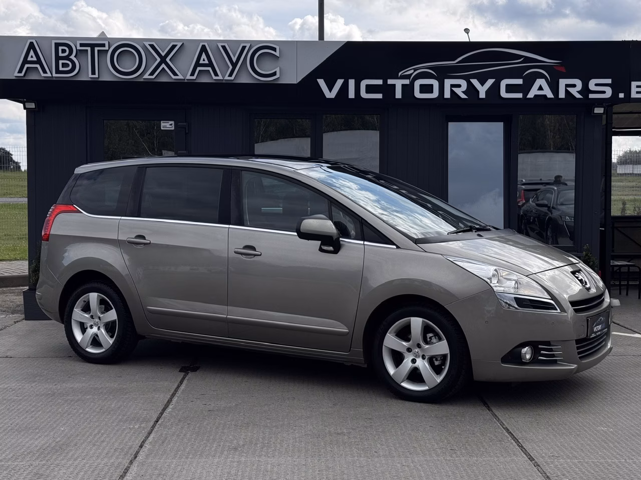 Peugeot 5008 фото 4
