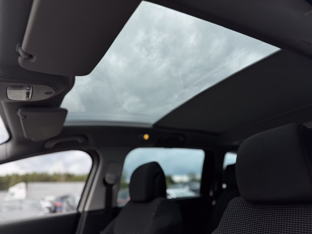 Peugeot 5008 фото 13
