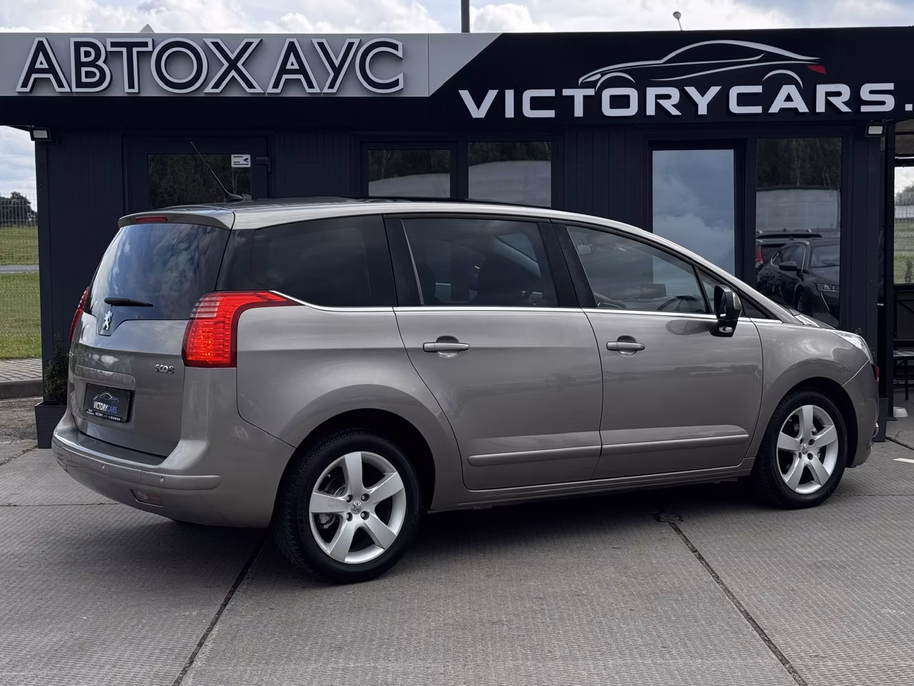 Peugeot 5008 фото 18