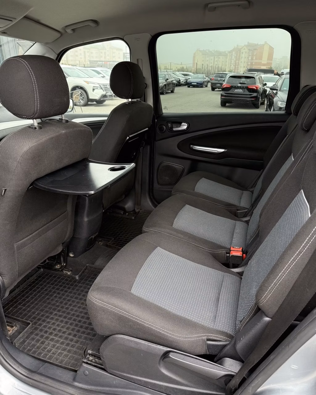 Ford Galaxy фото 10