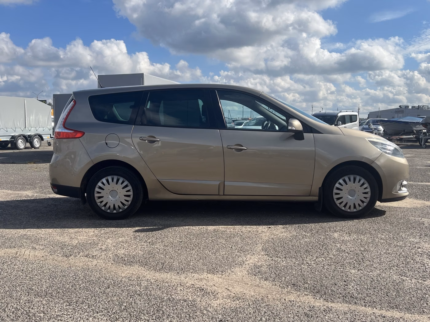 Renault Grand Scenic фото 8
