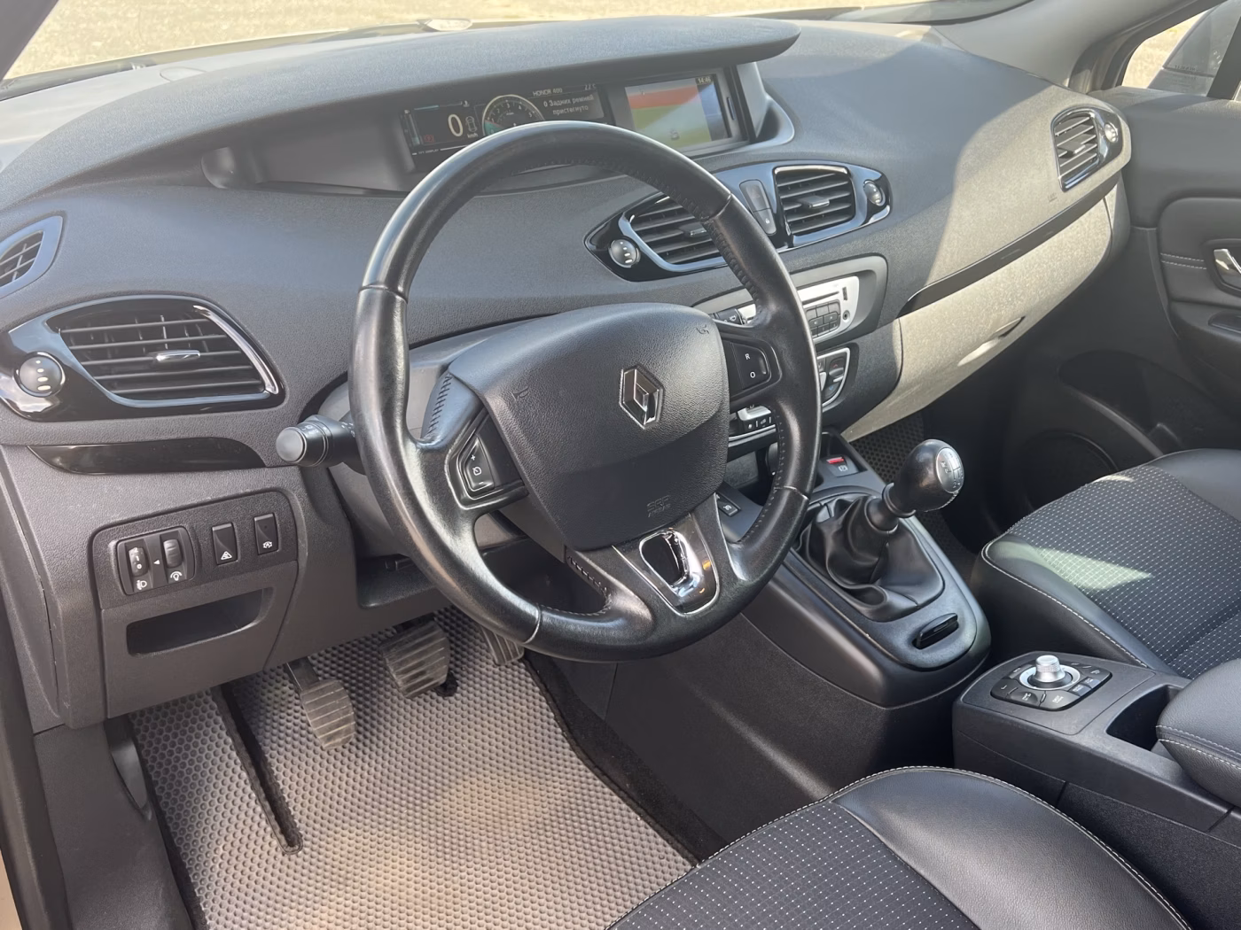 Renault Grand Scenic фото 11