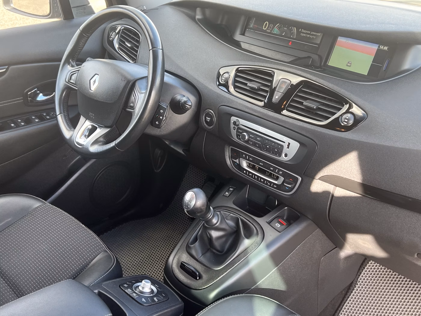 Renault Grand Scenic фото 12