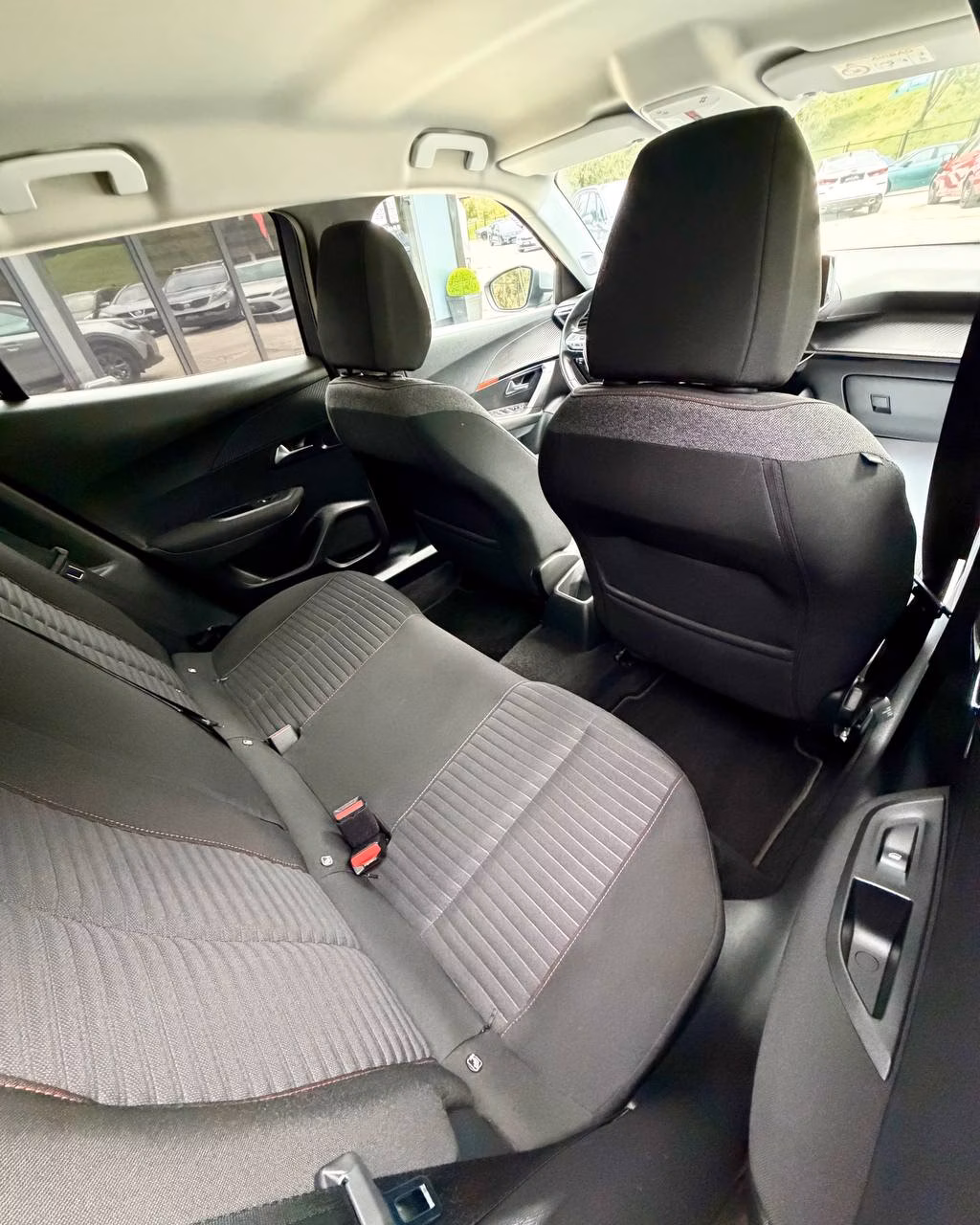 Peugeot 2008 фото 13