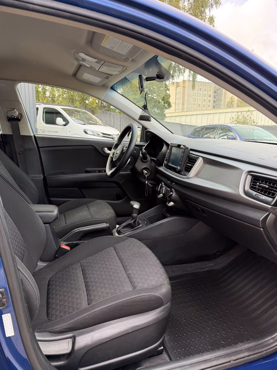 Kia Rio фото 11
