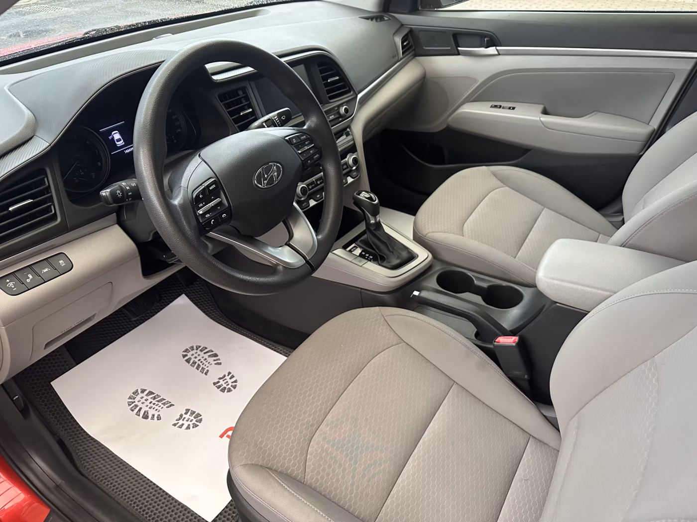 Hyundai Elantra фото 8