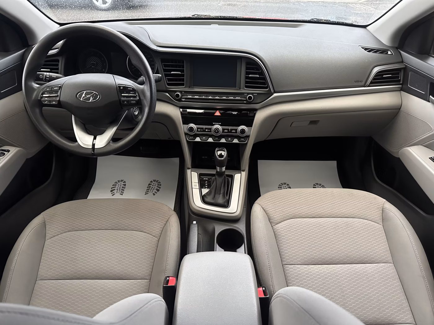 Hyundai Elantra фото 9