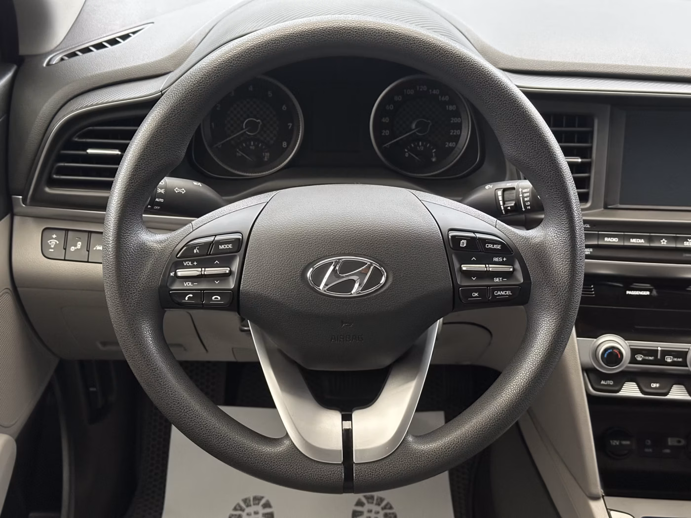 Hyundai Elantra фото 10