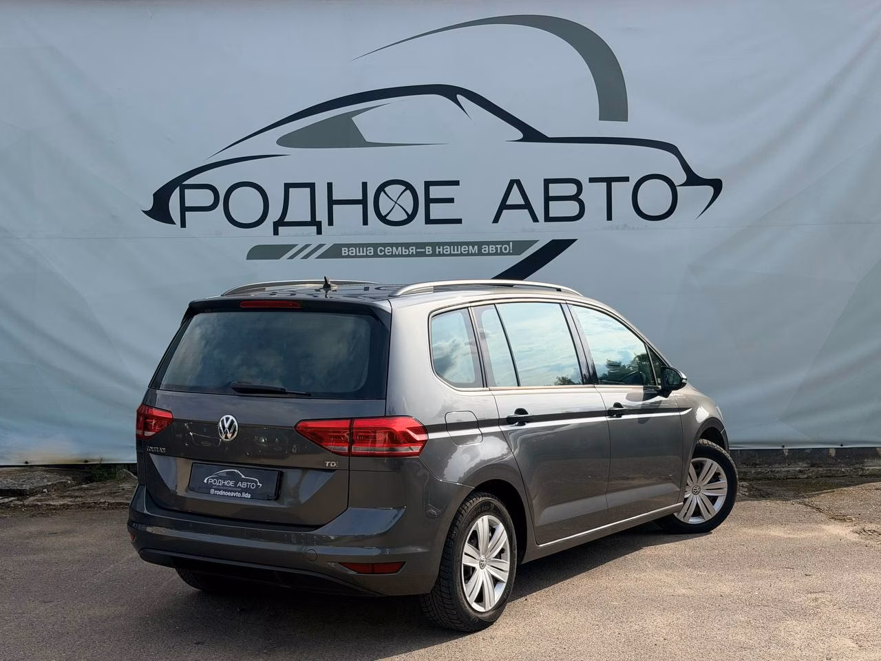 Volkswagen Touran фото 6