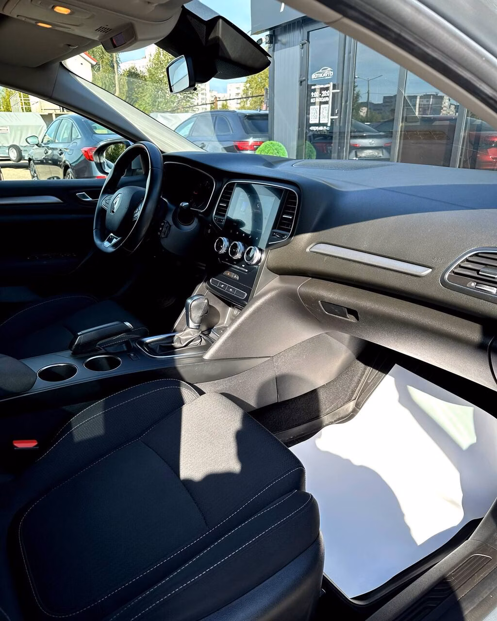 Renault Megane фото 11