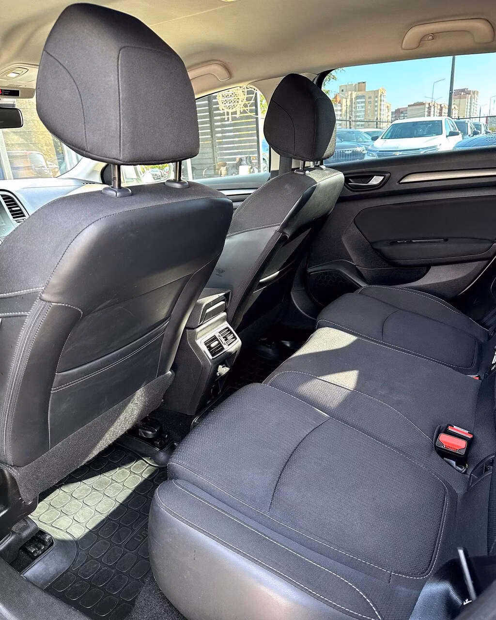 Renault Megane фото 12