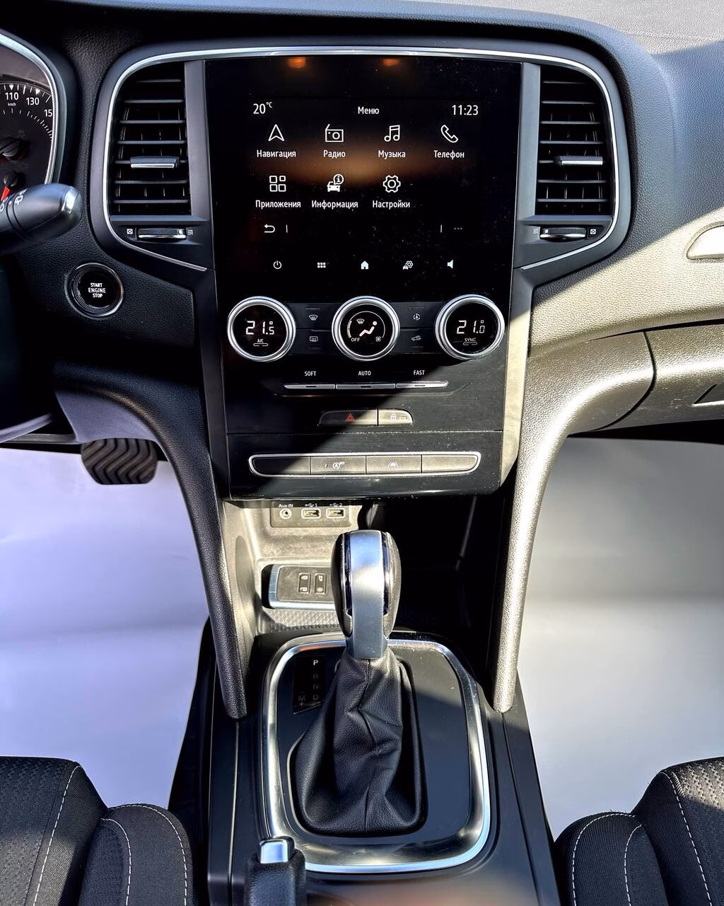 Renault Megane фото 16
