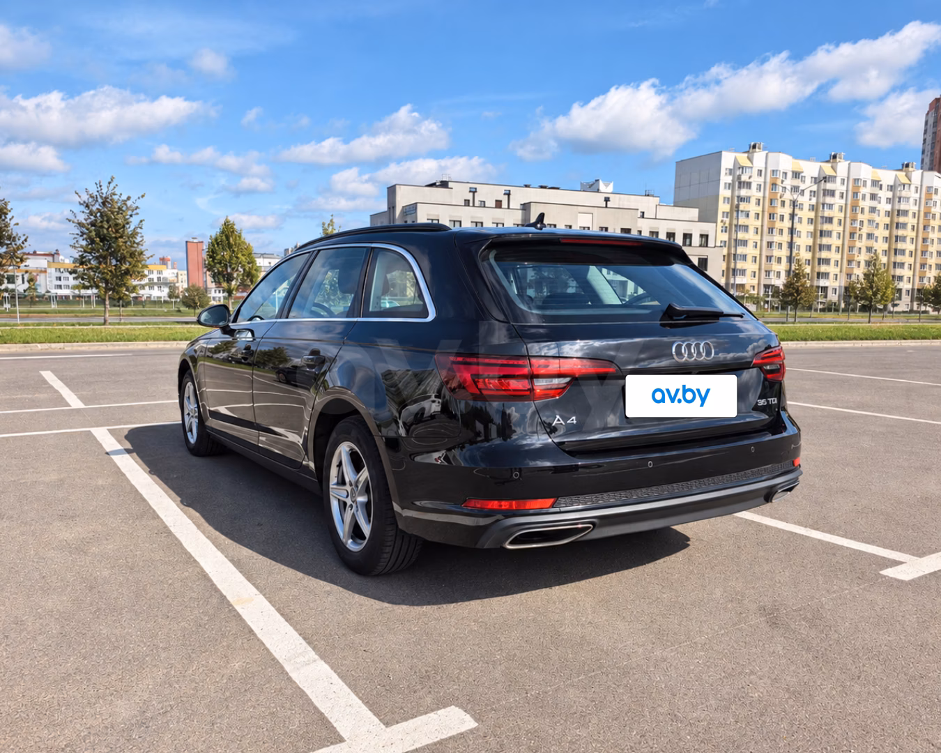 Audi A4 фото 3