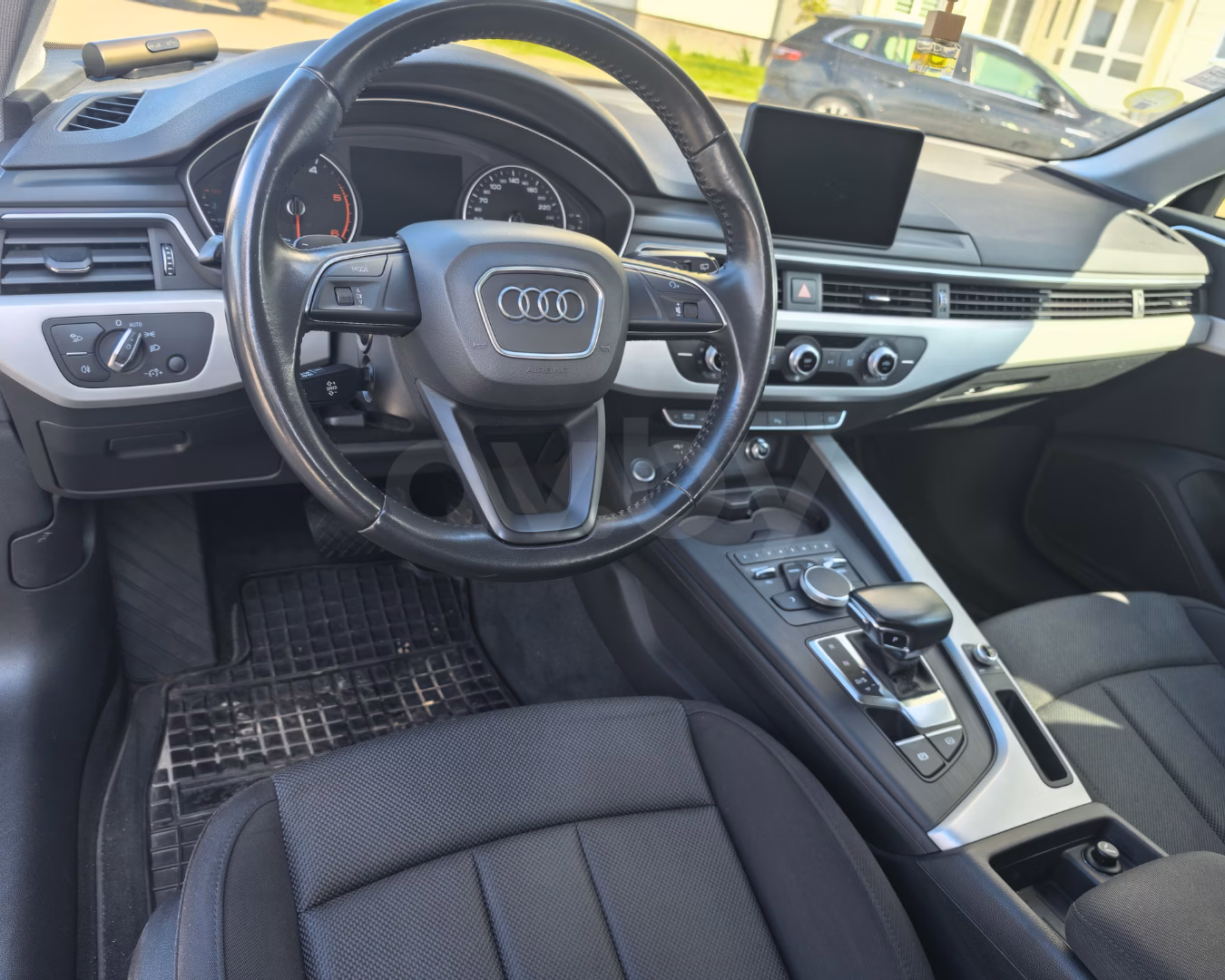 Audi A4 фото 7