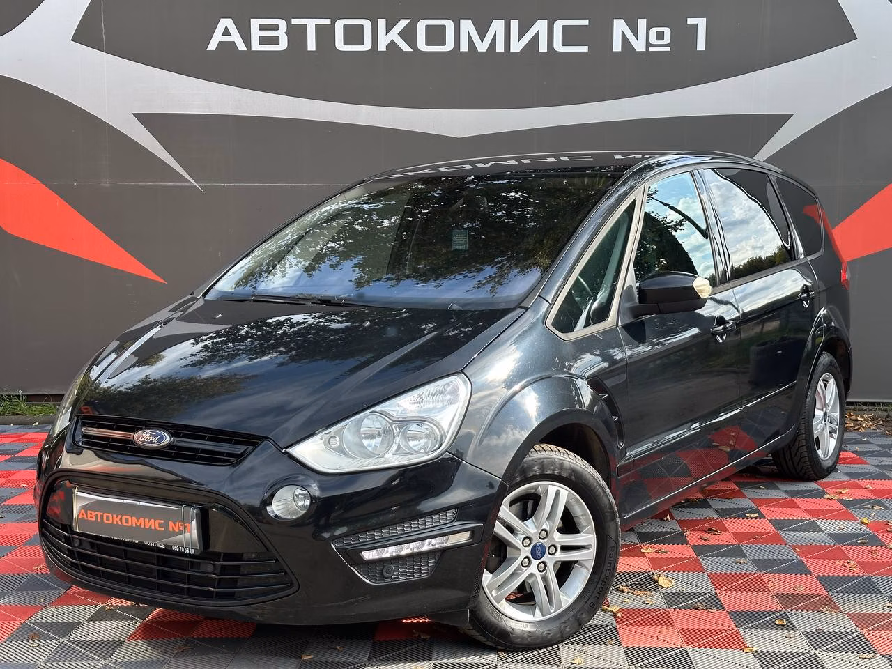 Ford S-MAX фото 2