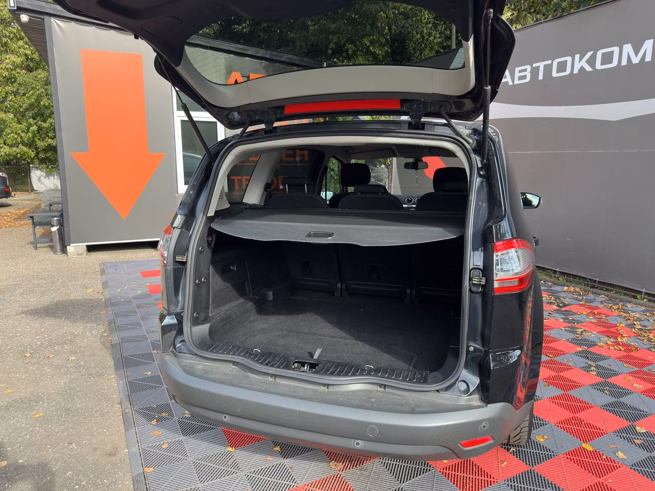 Ford S-MAX фото 5