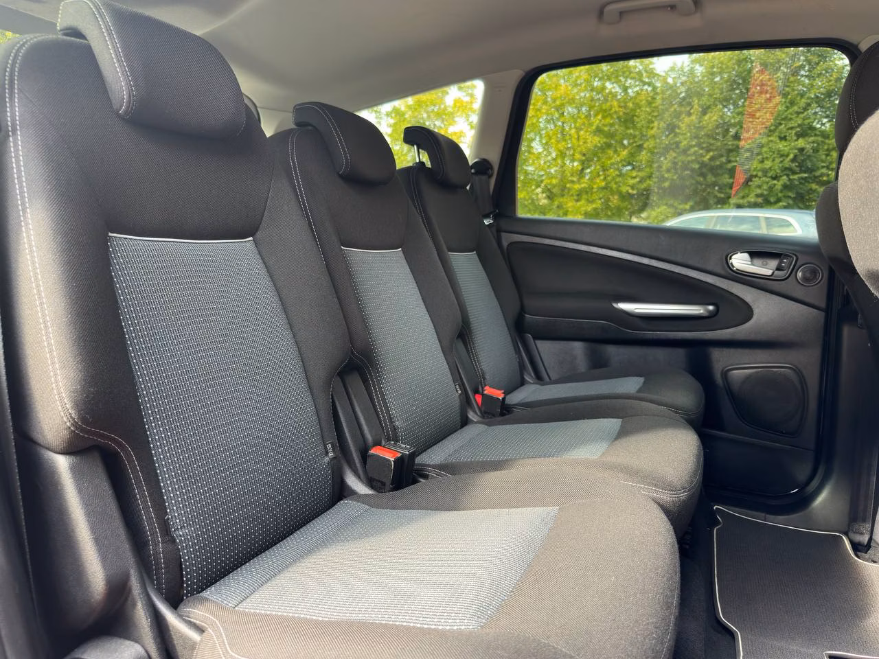 Ford S-MAX фото 10